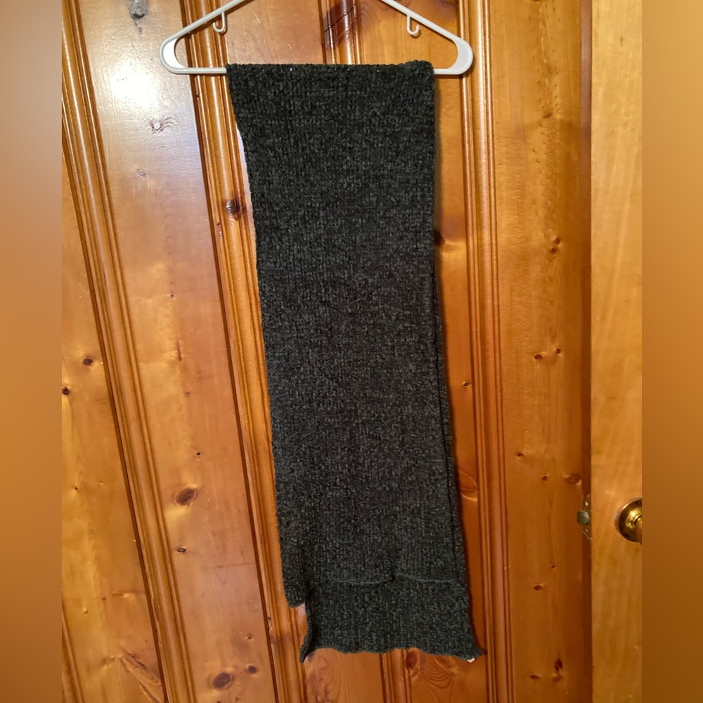 Size Large Womens scarf very soft